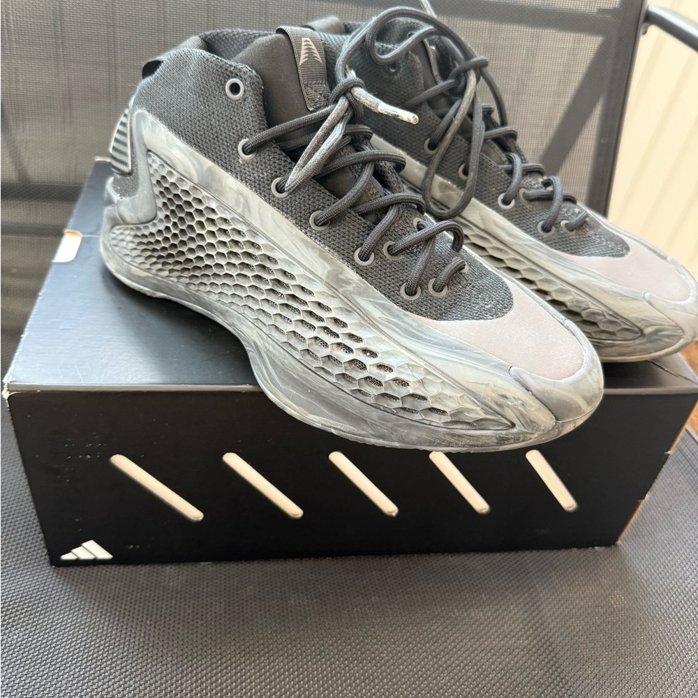 Adidas Anthony Edwards 4.5 youth